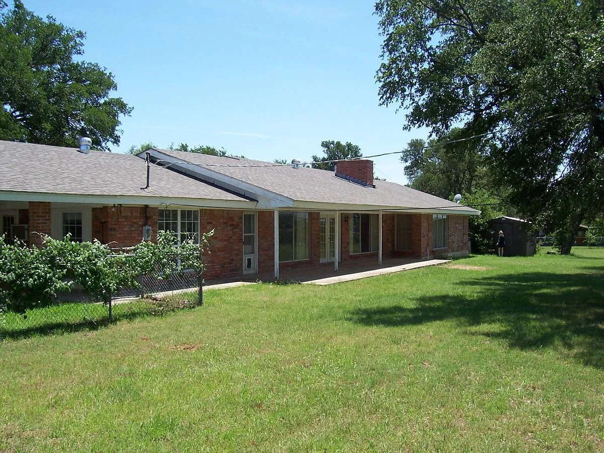 149 Vista Drive — Photo 2