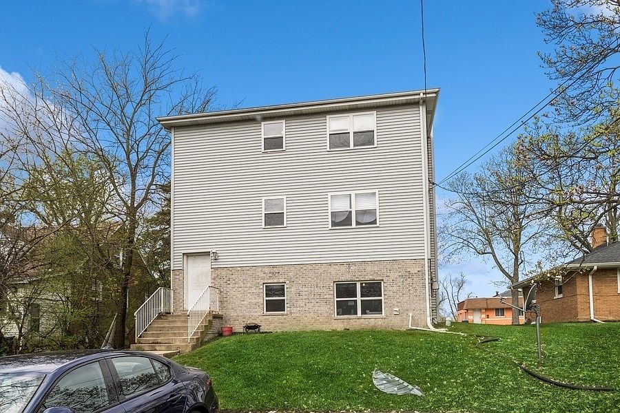 2nd image of 711 Union Ave