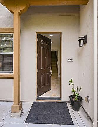 3rd image of 772 Messina Gardens Ln