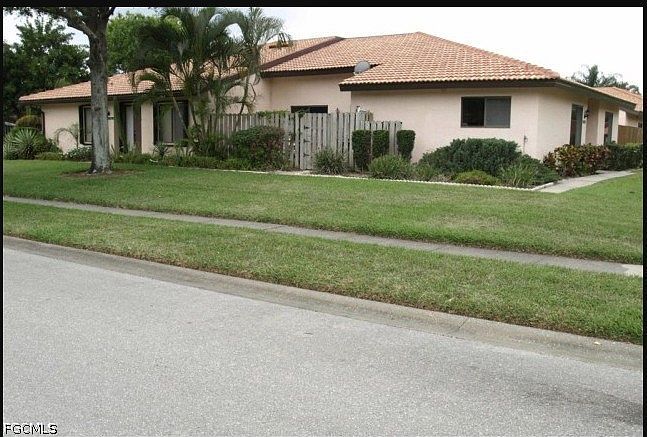 1st image of 1426 Park Shore Cir APT 4