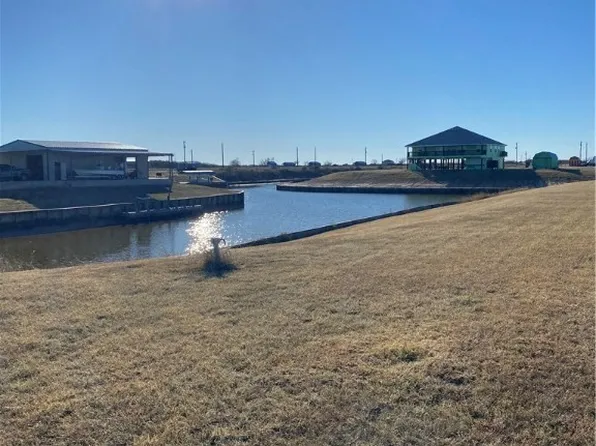 257 White Marlin Dr, Pt Lavaca, TX 77979