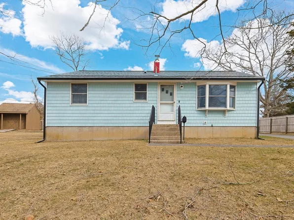 21 Heritage Cir, East Falmouth, MA 02536