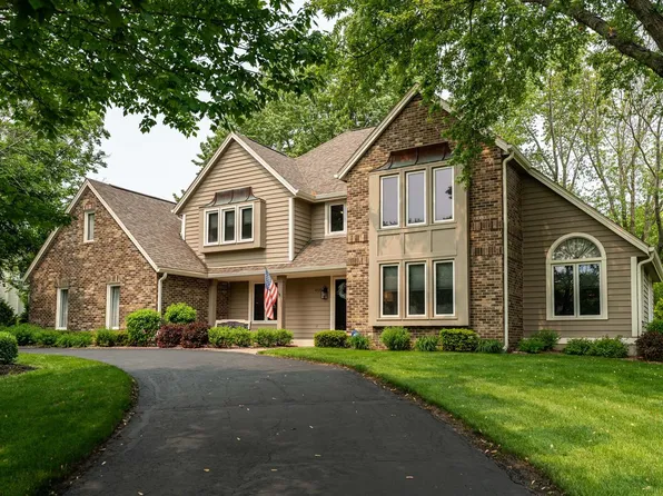 4720 Three Meadows DRIVE, Brookfield, WI 53005