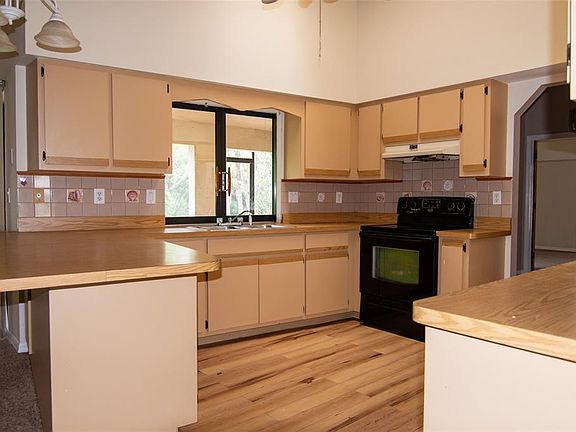 5th image of 1565 DORCHESTER STREET
