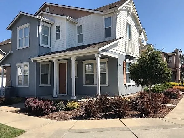 2195 Unbridled Ct — Photo 1