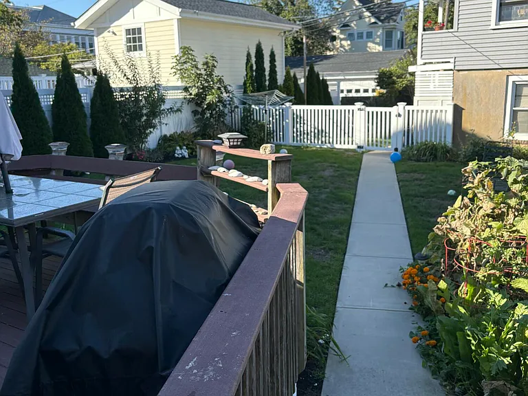 414 Washington Ave — Photo 4