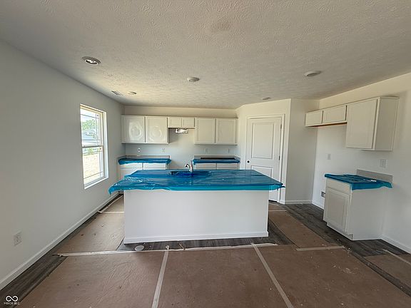 2nd image of 24391 Stout St