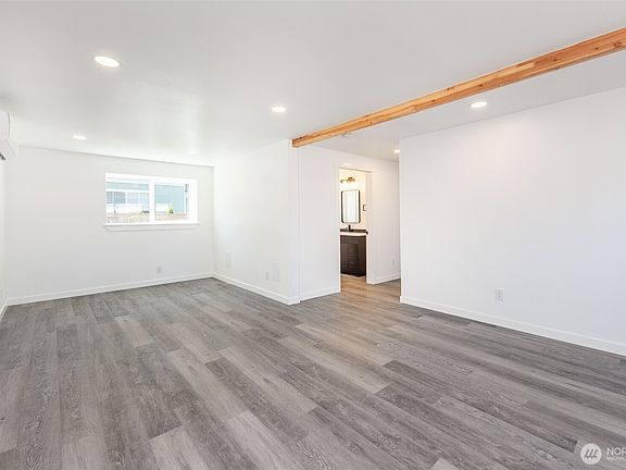 5th image of 320 E Lopez Avenue