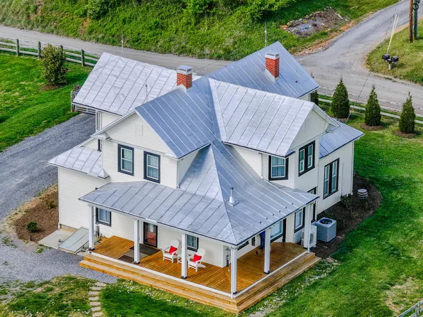 374 Finley Rd, Raphine, VA 24472