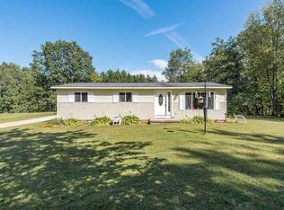 1590 Hi Acre Dr, Gladwin, MI 48624