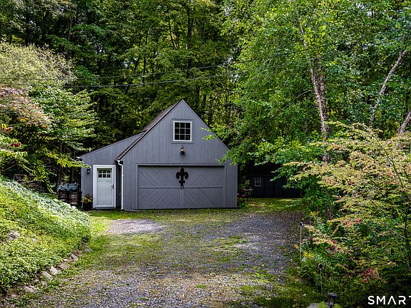 3rd image of 196 Mudge Pond Road