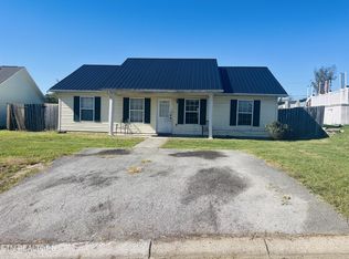 207 Gray Slate Cir, Sevierville, TN 37876