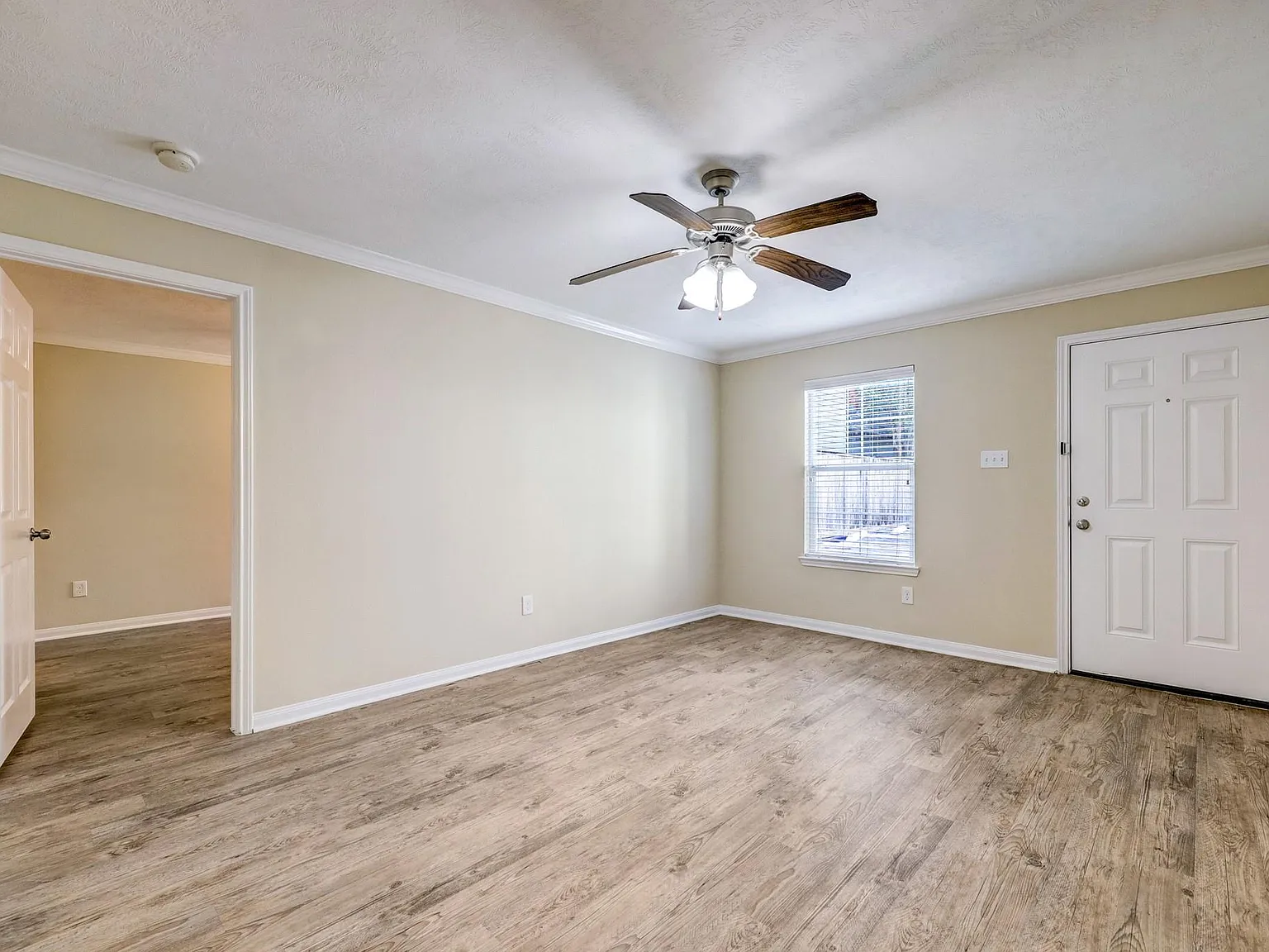 1 bed, 1.0 bath, 624 sqft, $1,295 — Photo 4