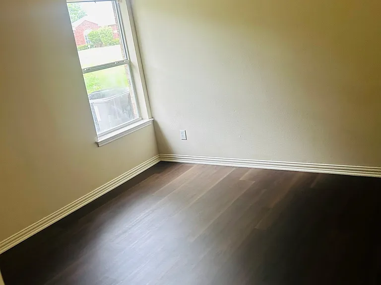 110 S Bending Oak Ln — Photo 6