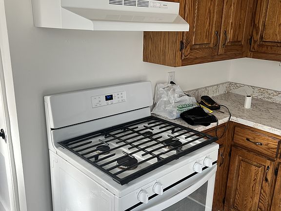 4th image of 1003 Sunset Ct