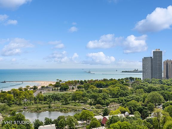 4th image of 2020 N Lincoln Park W APT 22G