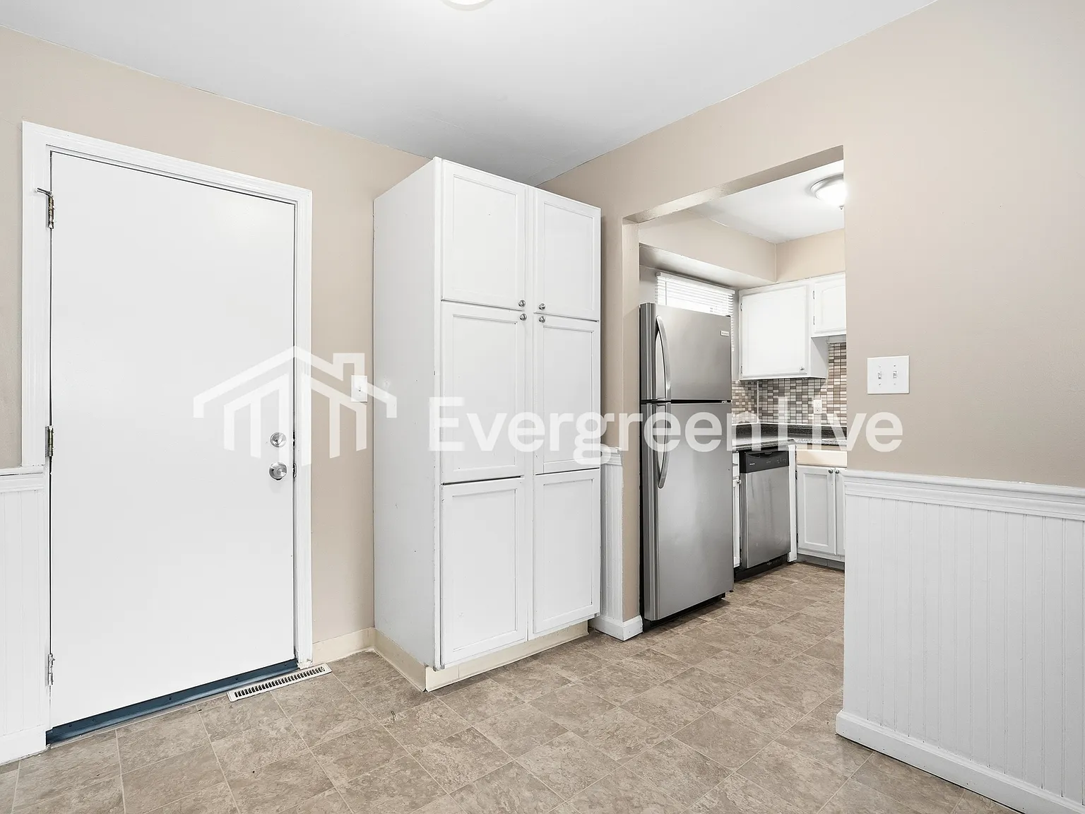 4 bed, 1.5 bath, 1440 sqft, $1,645 — Photo 4