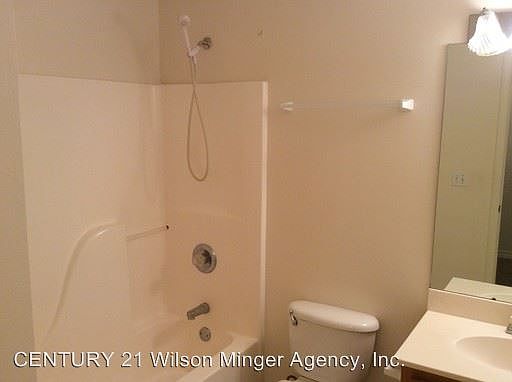4th image of 27 Alder Ave SE APT F