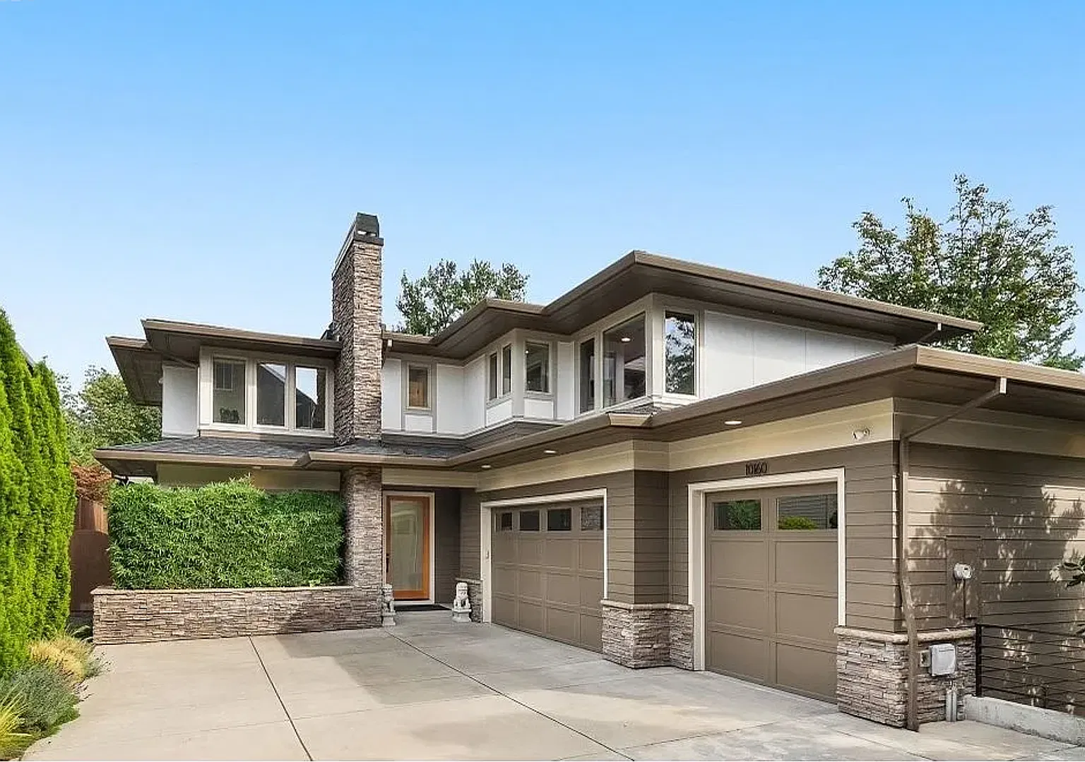 Luxurious Modern Retreat with Builder Upgrades and Top-of-the-Line Appliances in Coveted Portland... — Photo 1