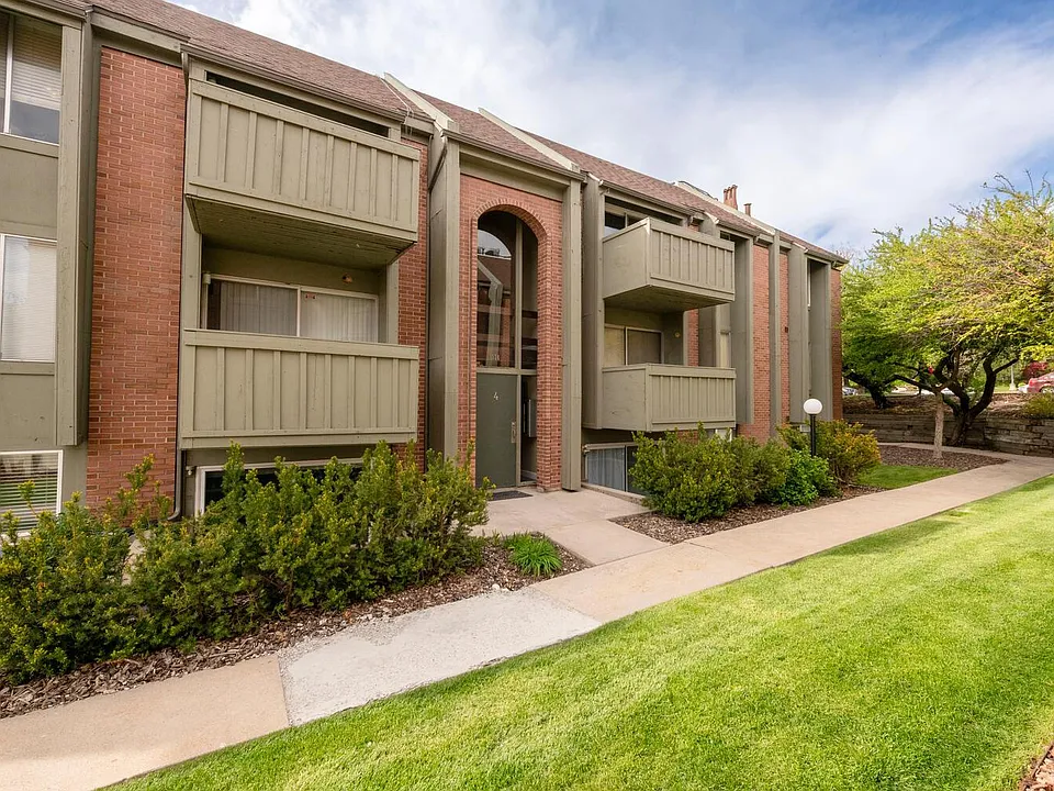 1174 S Foothill Dr #432
