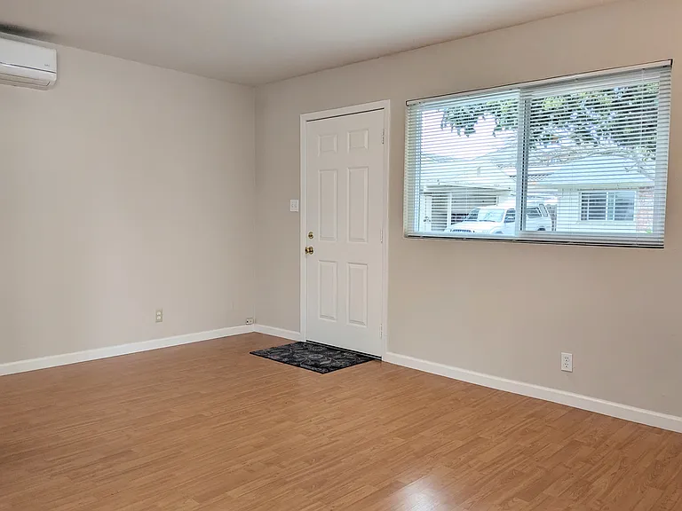 7327 Starward Dr — Photo 8