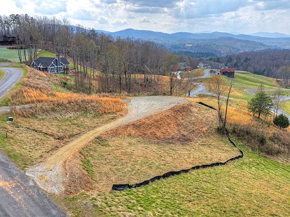 4th image of 45 Valley Br