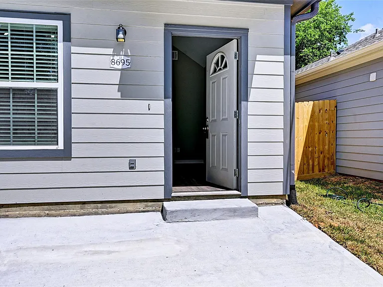 8695 Sassafras St — Photo 5