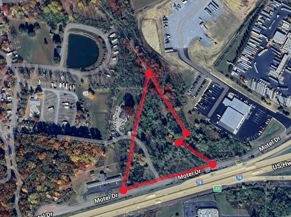 44 Motel Dr, Bernville, PA 19554