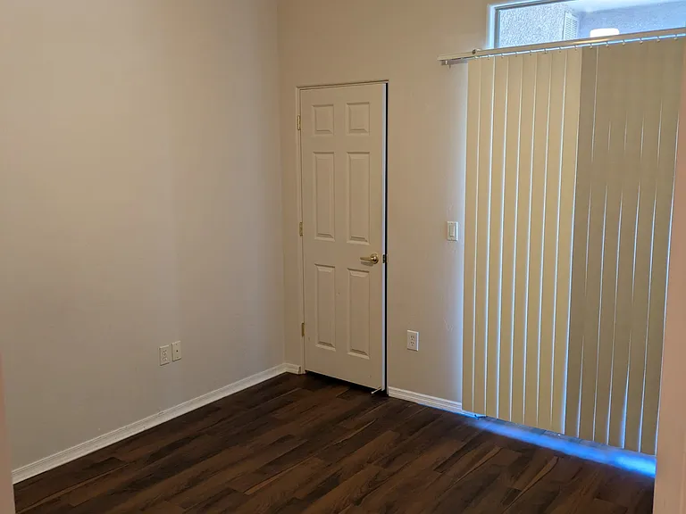 5695 W Treasure Cove Loop — Photo 2