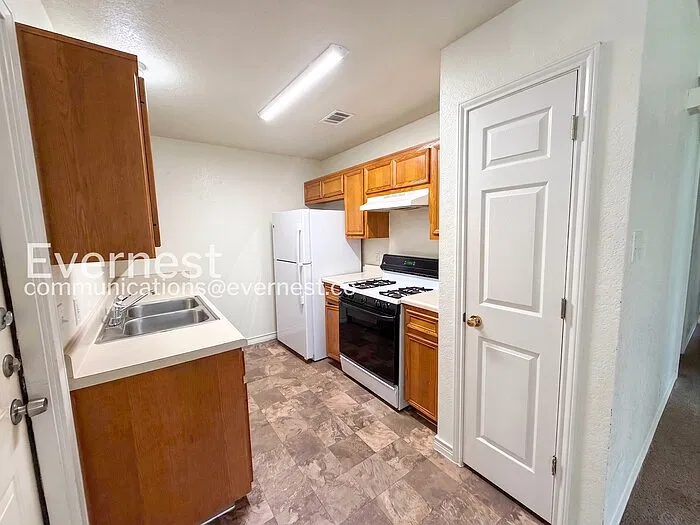 202 Tamara Dr #B — Photo 2