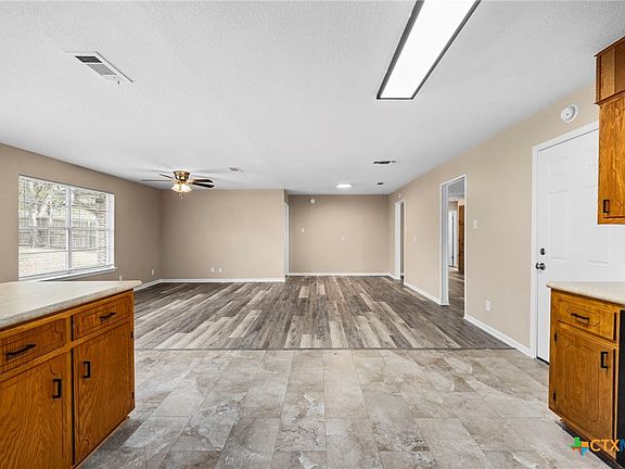 3rd image of 1228 Meadow Dr