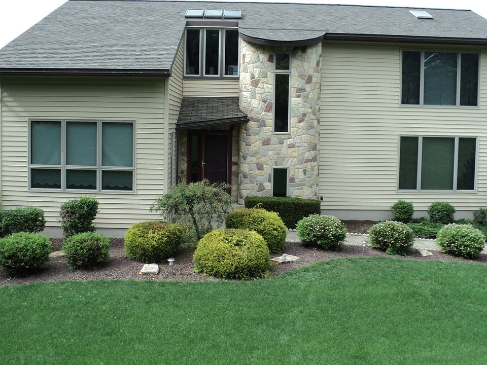 1st image of 100 N Circle Dr