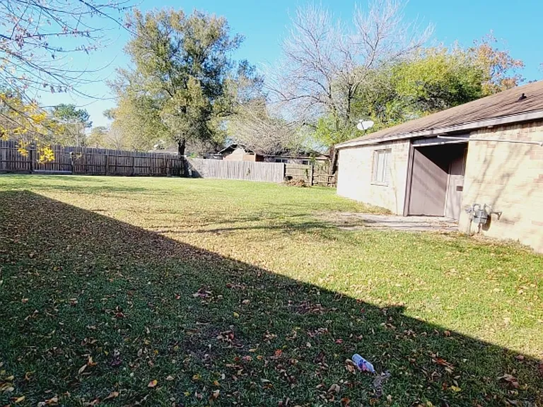 8607 Crystal Cove Cir — Photo 19