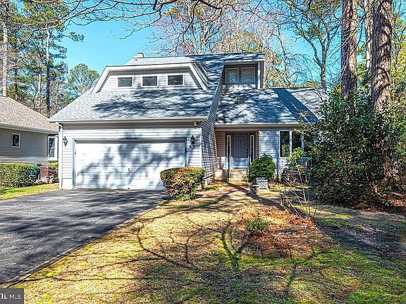 3rd image of 65 Cresthaven Dr