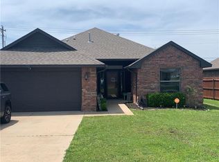 1309 Macalpine St, Moore, OK 73160