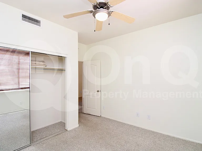 226 E Clairidge Dr — Photo 17