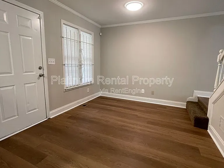 1135 Coleman St SW — Photo 7