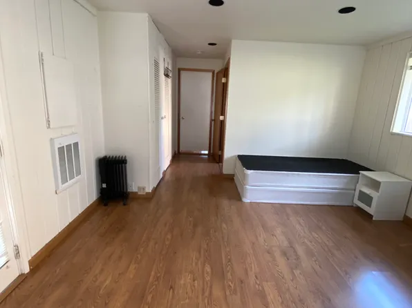 921 165th Ave SE, Bellevue, WA 98008