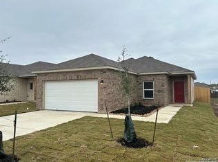7411 Homewood Ln, Elmendorf, TX 78112