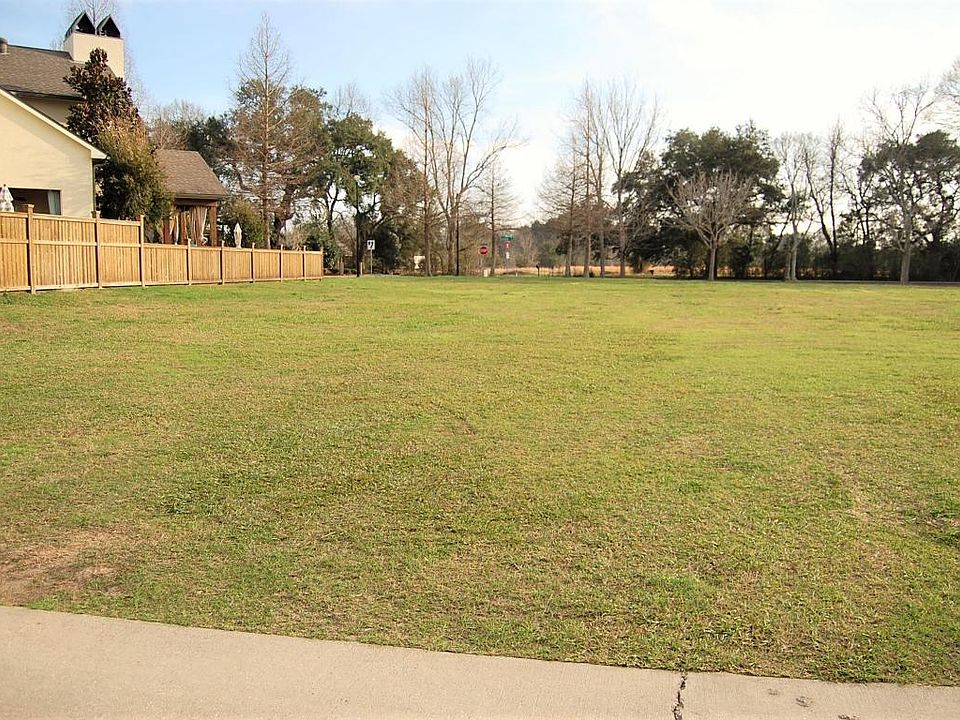 1st image of 102 Lambton Dr