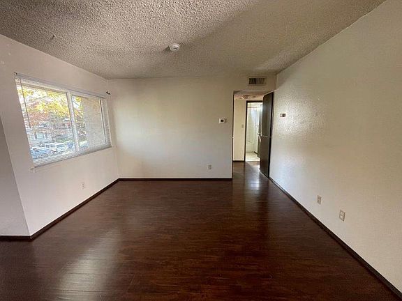 3rd image of 2556 27th St APT 1