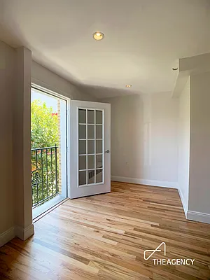 Rented by The Agency | media 26