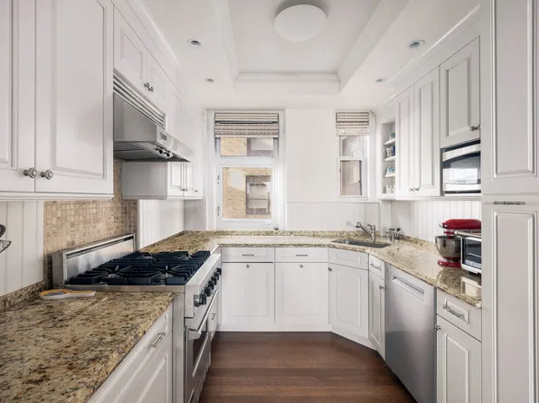 33 Riverside Drive image 9 of 18