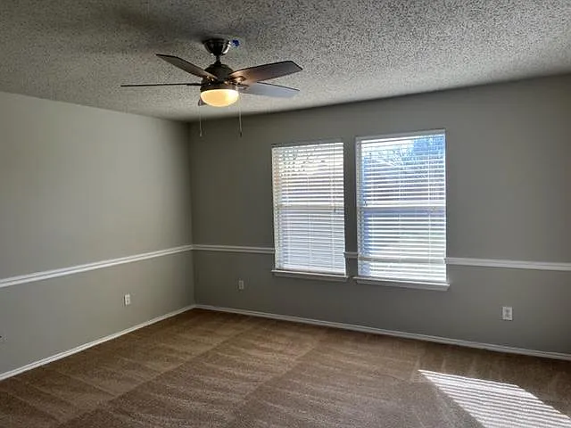 1579 Crown View Dr — Photo 7
