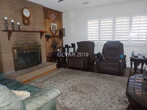 3rd image of 6953 Marseilles Cir