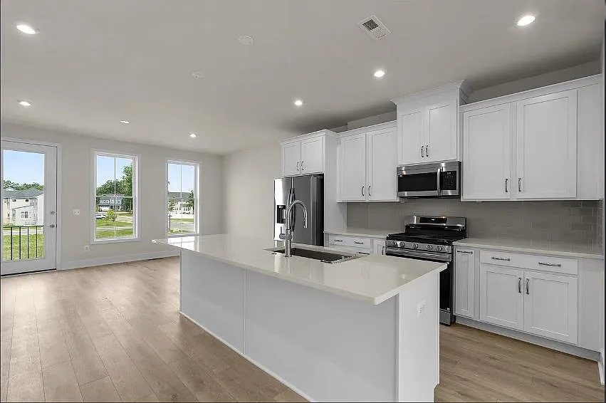 3 bed, 2388 sqft, $2,425 — Photo 1