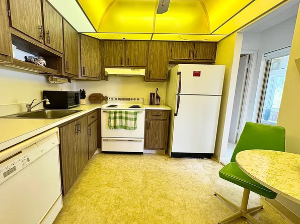 1800 SE Saint Lucie Boulevard #7-301, Stuart, FL 34996