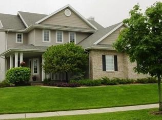 811 N Meadowbrook Ln, Waunakee, WI 53597
