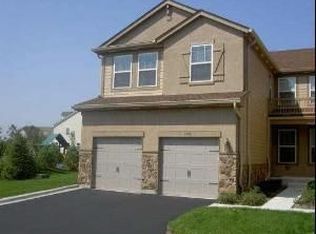 1832 N Crenshaw Cir, Vernon Hills, IL 60061