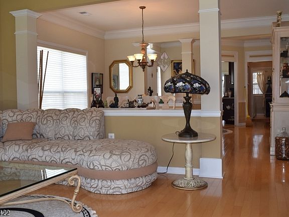 5th image of 136 Stone Manor Dr #136